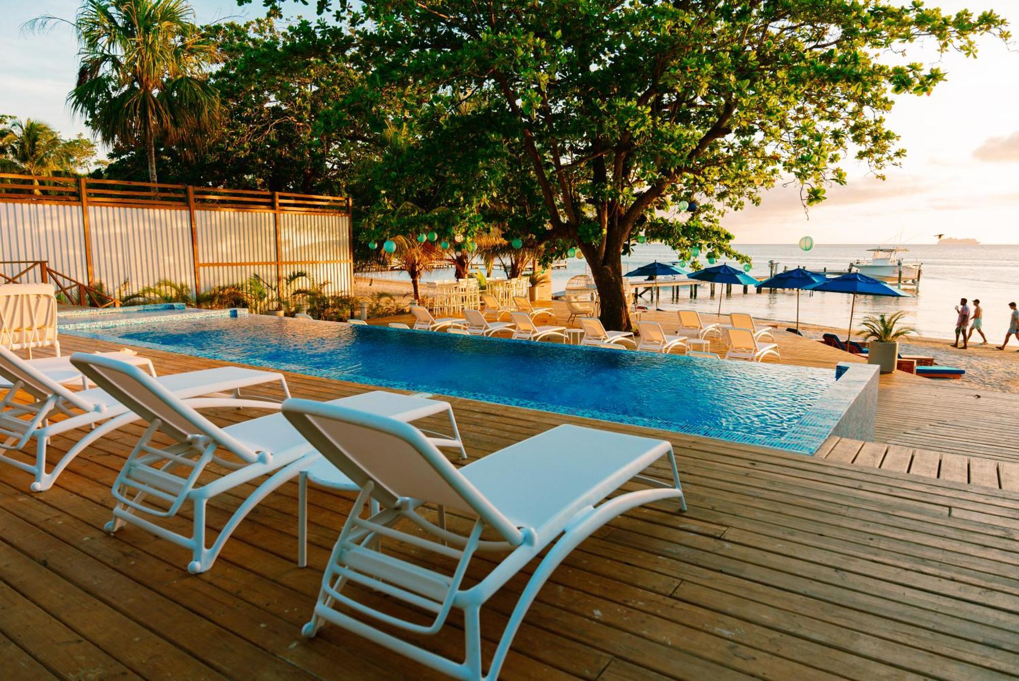 Blue Roatan Resort Вест Бэй Экстерьер фото